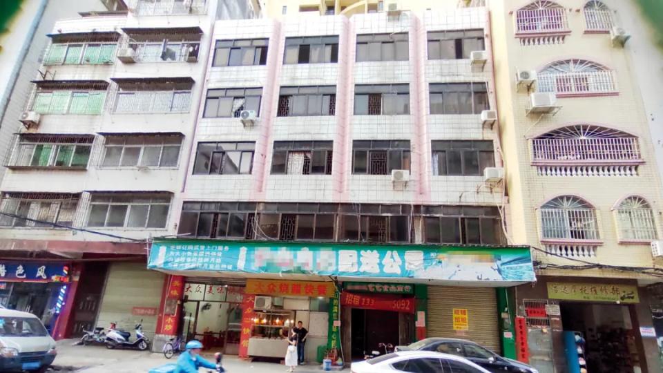 学生投诉信背后的贪腐链：乡镇中学的午餐费去哪了？