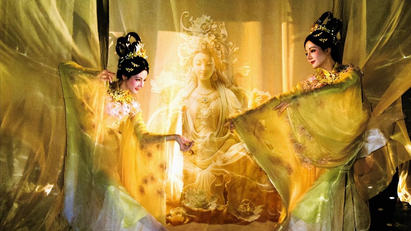 迪丽热巴版《天女散花》直接从神话里走出来了，河南卫视又赢了