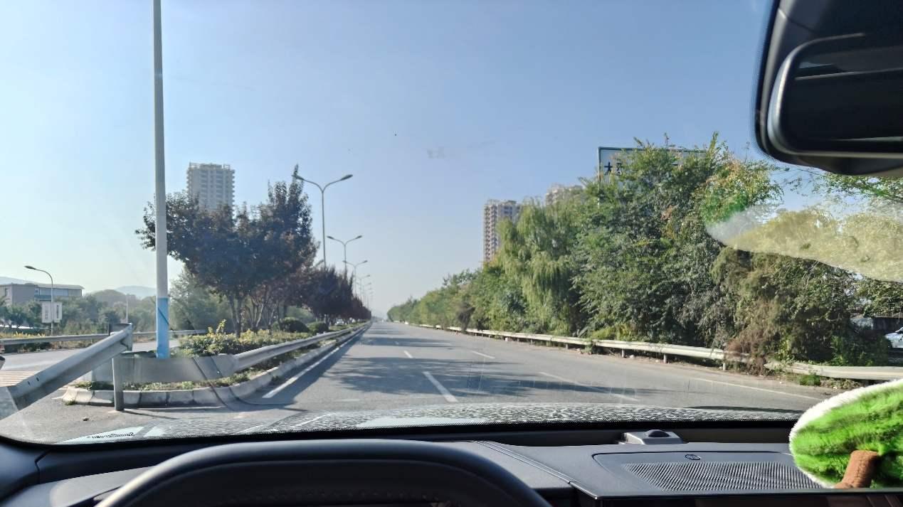 从白到黑，从日到夜，从你到我们，与锐界L一起“疯”