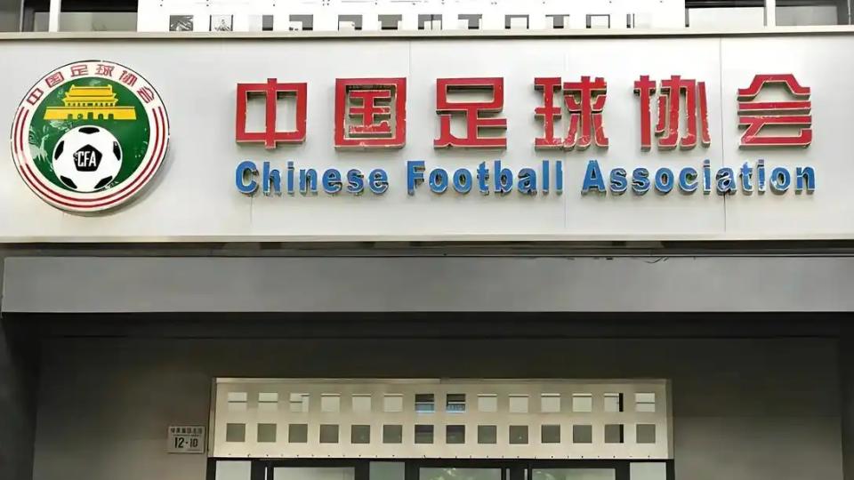 被足协坑了？孙继海起诉张卓毅，如今看是一步“臭棋”