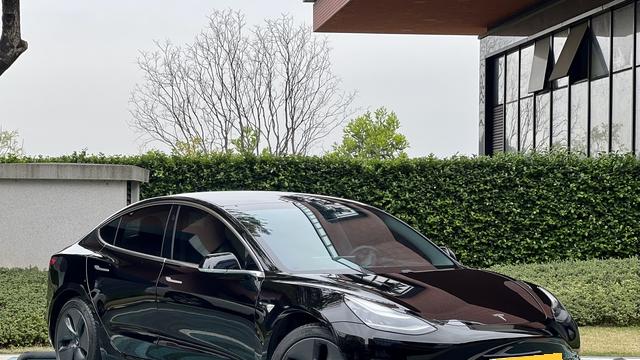 纯电出行新选择：2019款特斯拉Model3，一手车况，续航无忧！