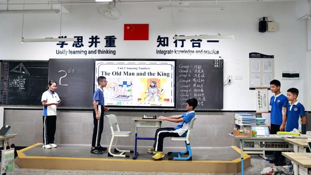 新课标 “藏” 在剧情里！德琳学子演经典，英语课让素养 “冒尖”