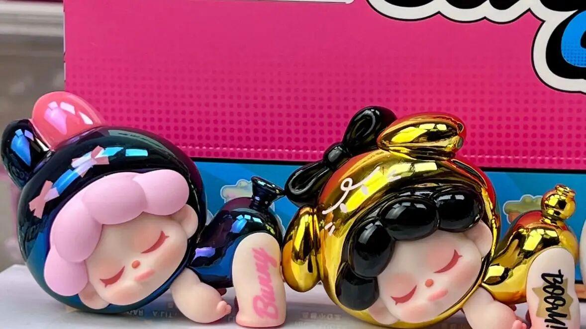 小伙绑“气球”飞上百米高空，AI智能驾驶投诉量激增！