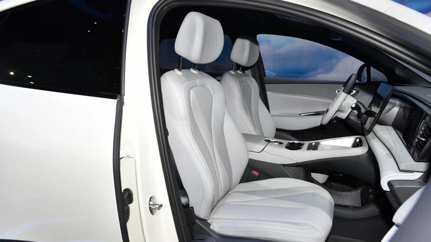 价格与定位重叠，长安启源Q07激光版 vs 海狮06DM-i，差别在哪里？