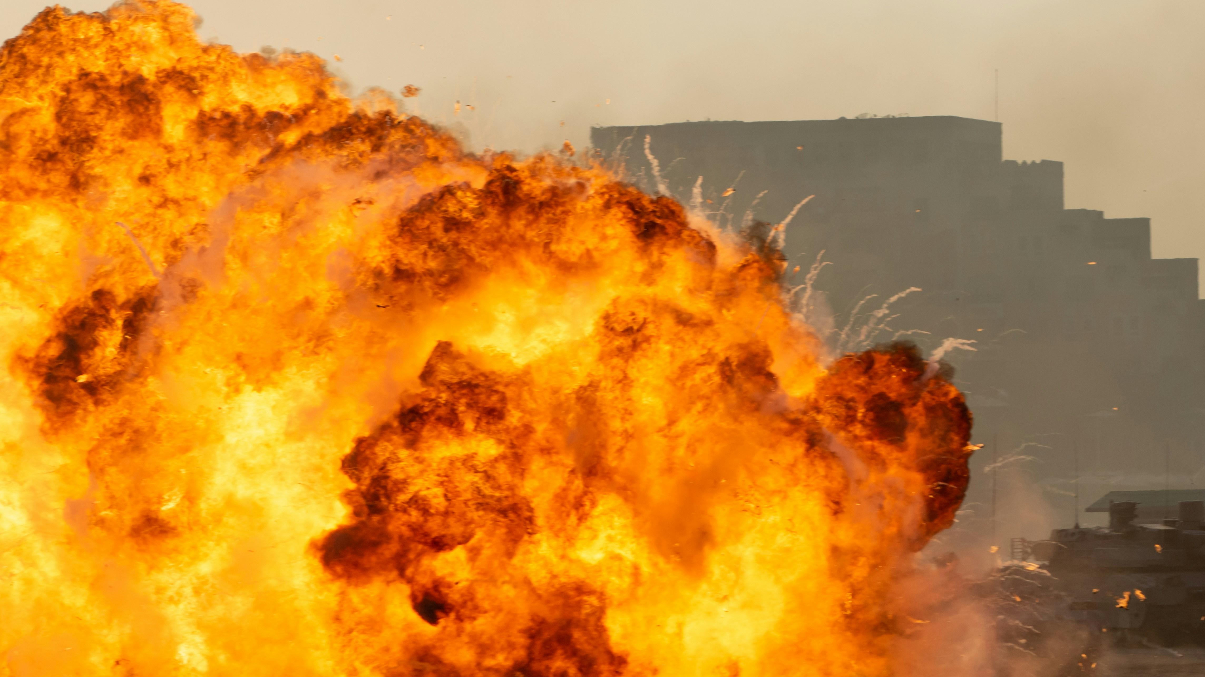 再向前，类风湿性关节炎的治疗，和平谈判与精准维和