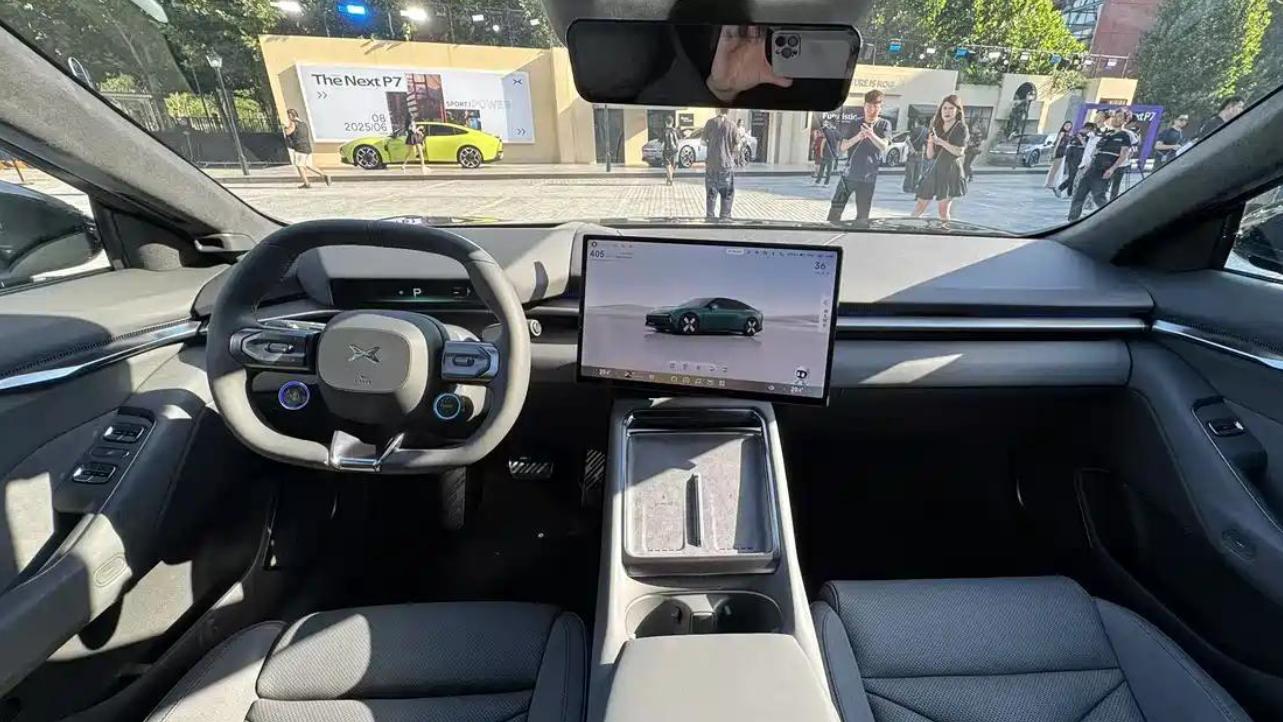 起步21.98万不算贵？全新小鹏P7颜值能打，抢小米的生态位？