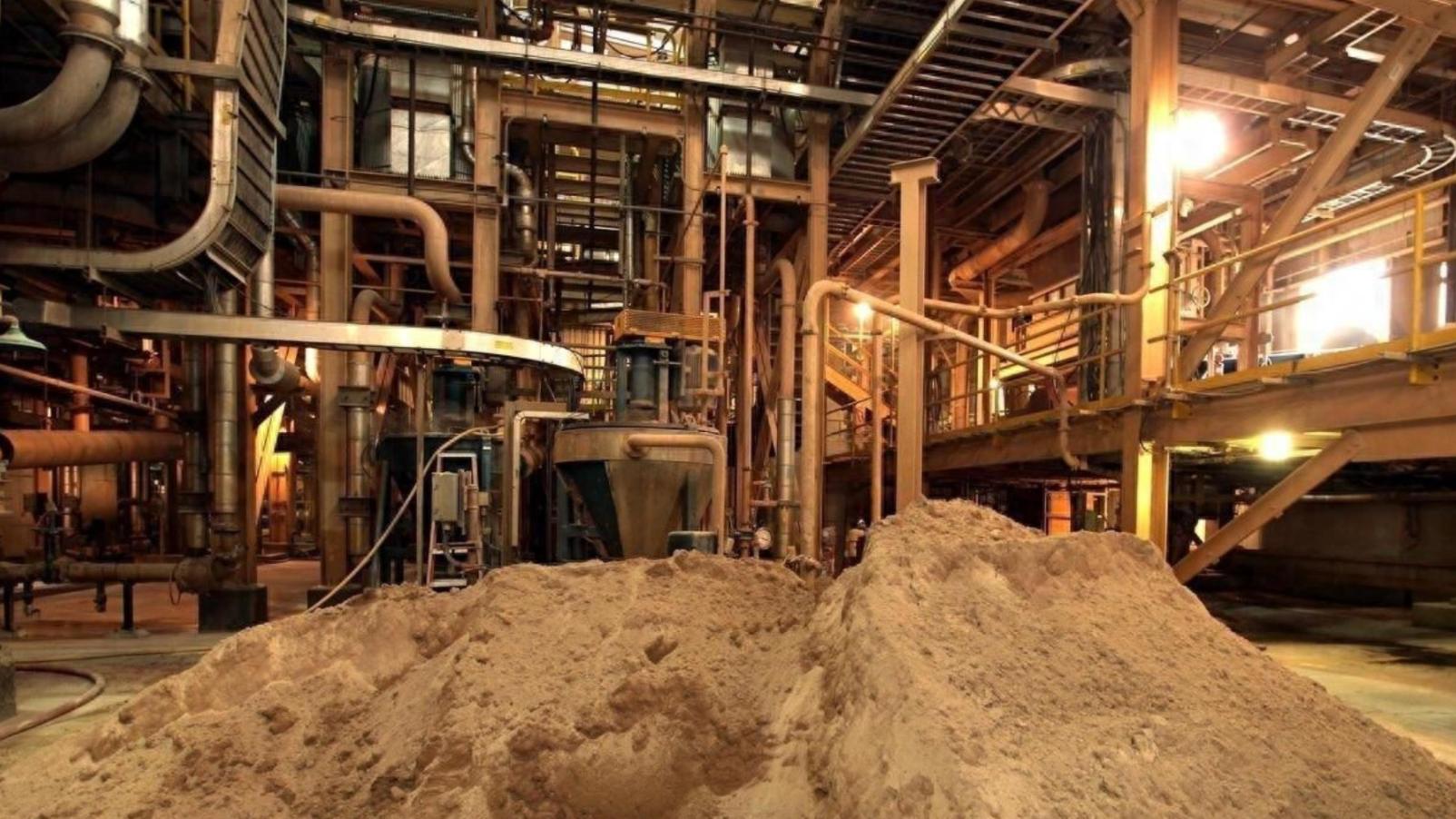 黄仁勋还没访华，美国就连罚了18家中企，中方捡便宜了？