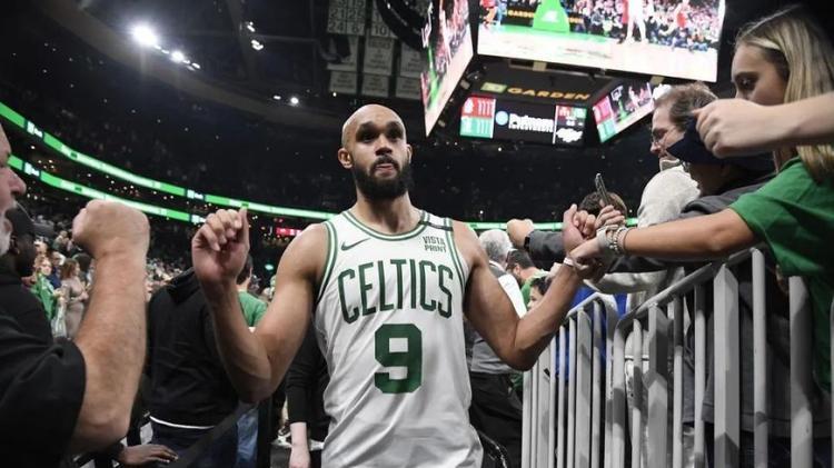 双奇兵40+轰19记三分 ！创造NBA历史 而三年前还是无名小卒