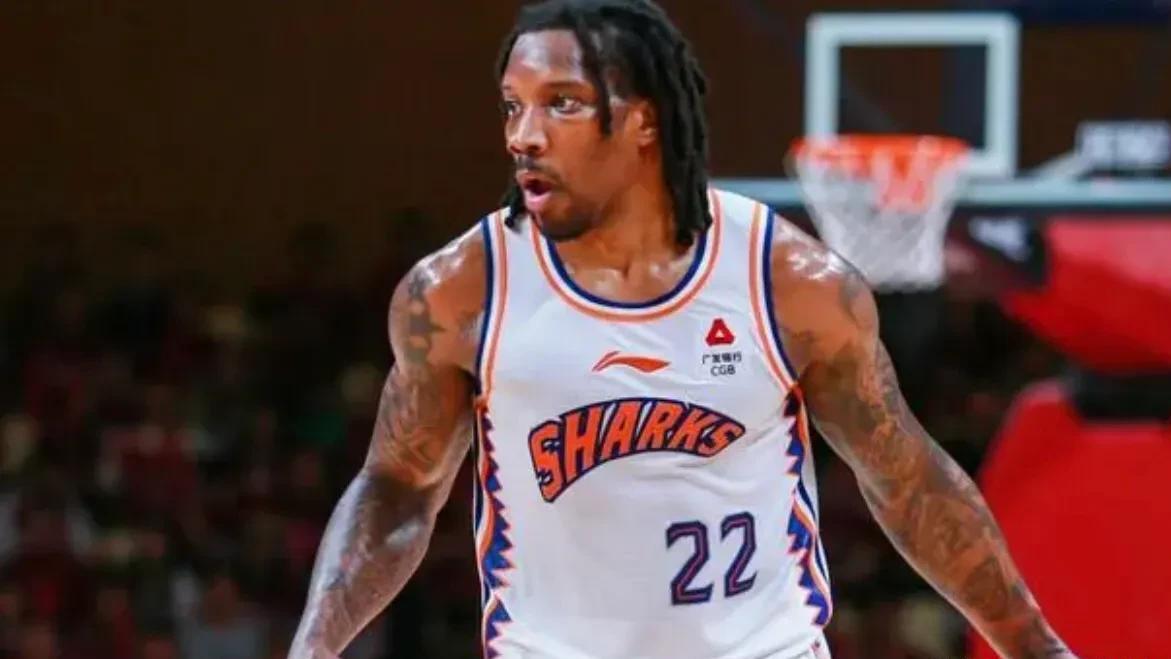 CBA常规赛北京队108-98战胜上海队，周琦20分11篮板，李弘权20分