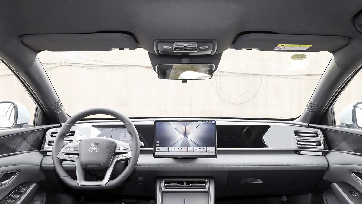 新款比亚迪秦L DM-i上市，换装怀挡，纯电续航128km，油耗2.79L