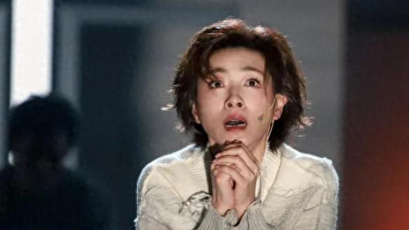 拒睡导演7次遭雪藏从军妓裸戏到浪姐C位，万茜的狠让资本颤抖