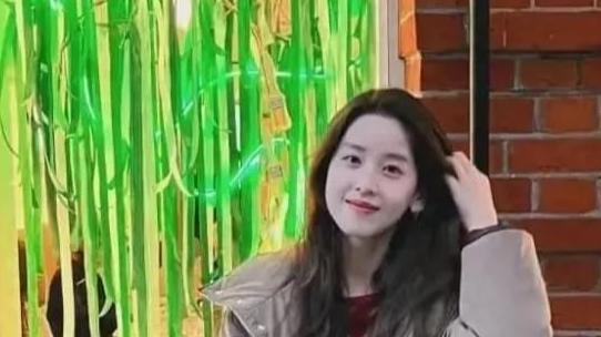 31岁章泽天近照认不出！生了几个孩子之后，她也露出了岁月的痕迹