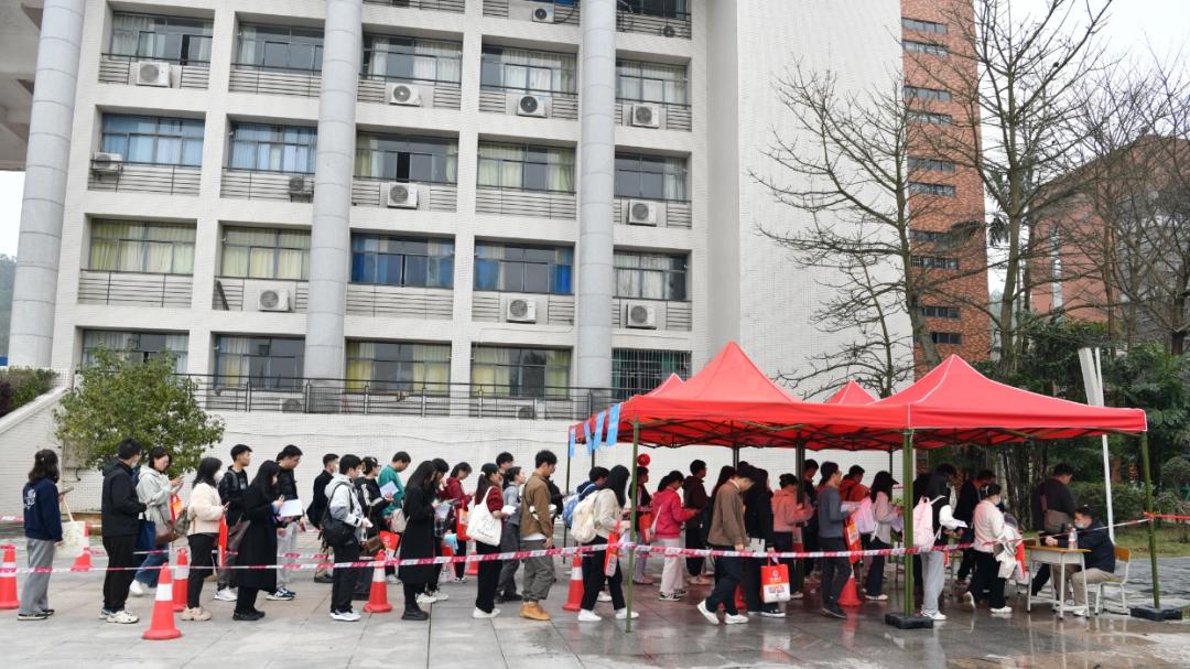 公考替考产业链曝光：枪手曾替考89次敛财千万，毁了多少考公人的梦？