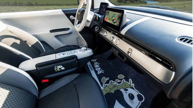 以“萌”破局, 长安Lumin萌宝版上市，年轻人扛住了