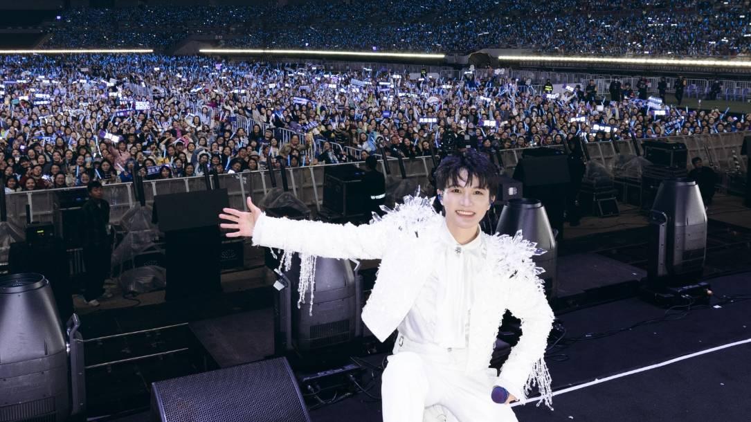 周深暖心回应敦煌演唱会取消！沙尘暴突袭，他第一时间提醒粉丝安全第一​