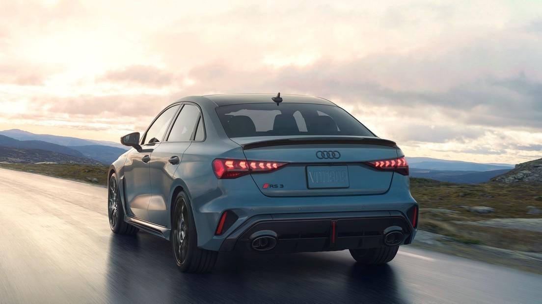2025 款奥迪 RS 3 首次亮相，外观焕然一新，但动力略弱