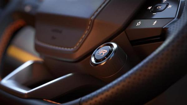 外观换新 内饰升级 新一代长安UNI-V亮相 能否拯救其下滑销量？