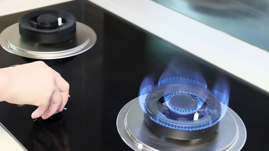 300元燃气灶够用吗，3000元灶台值不值，你选对了吗？