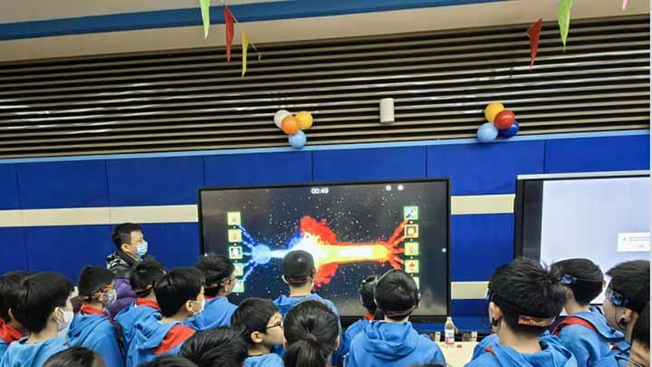 聚力AI·脑力竞技场：史家胡同小学用脑机接口开启神经科学教育新维度