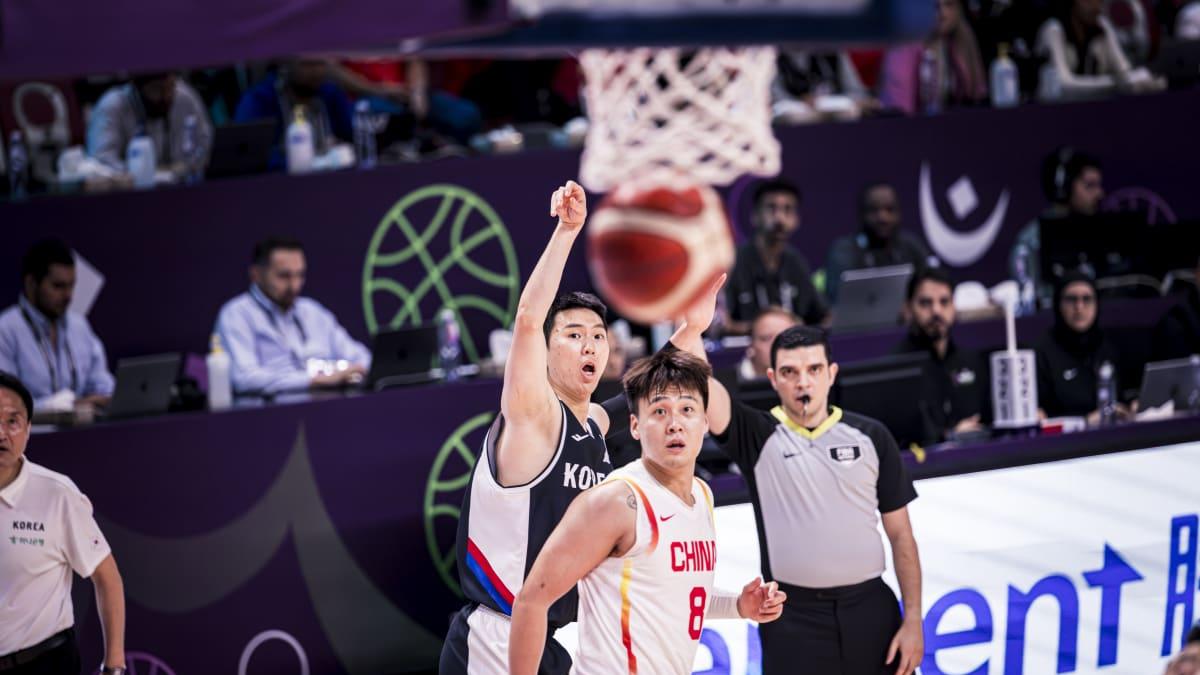 胡金秋23+11 王俊杰21+8 胡明轩7中0低迷 中国擒韩国杀入亚洲杯四强