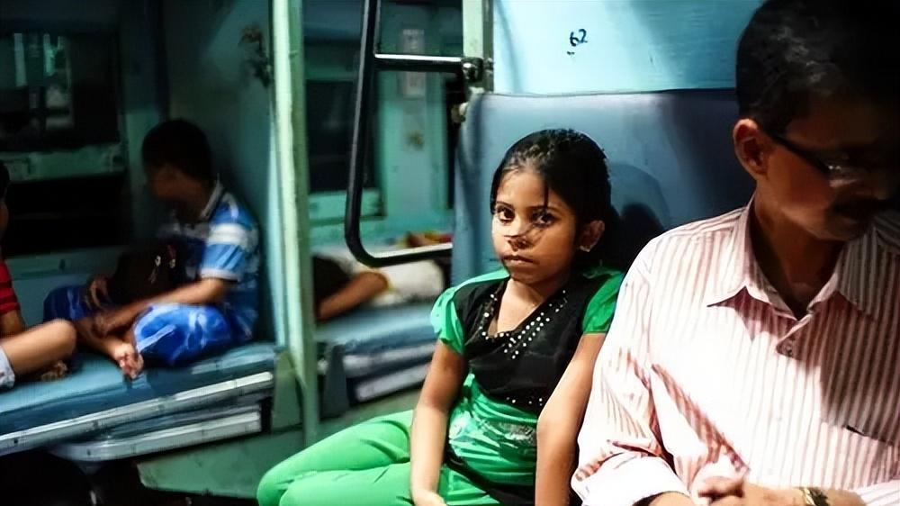 娶印度姑娘，一年后妻子却想回印度：文化差异成婚姻挑战？