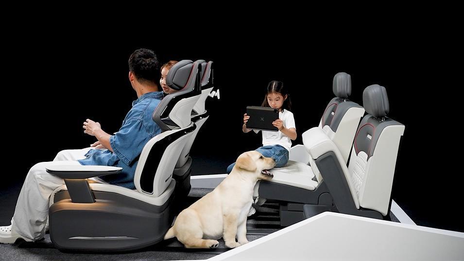 麦格纳灵动座椅系统如何变身“移动的家”