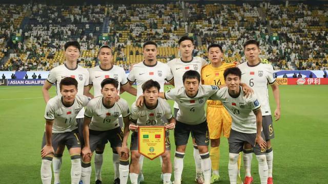 国足后防线告急！蒋光太伤缺一个月，伊万紧急补招两将