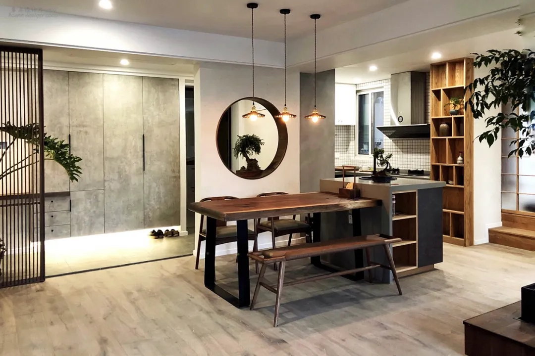 她家，曾“一图封神”，如今已过去四年，回首再看：依旧韵味十足