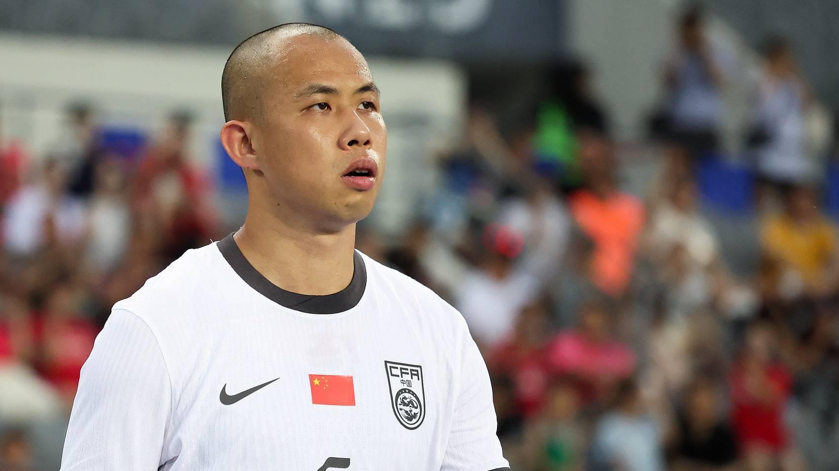 根据邵佳一的技战术打法和用人标准，男足有8位球员或遭清洗