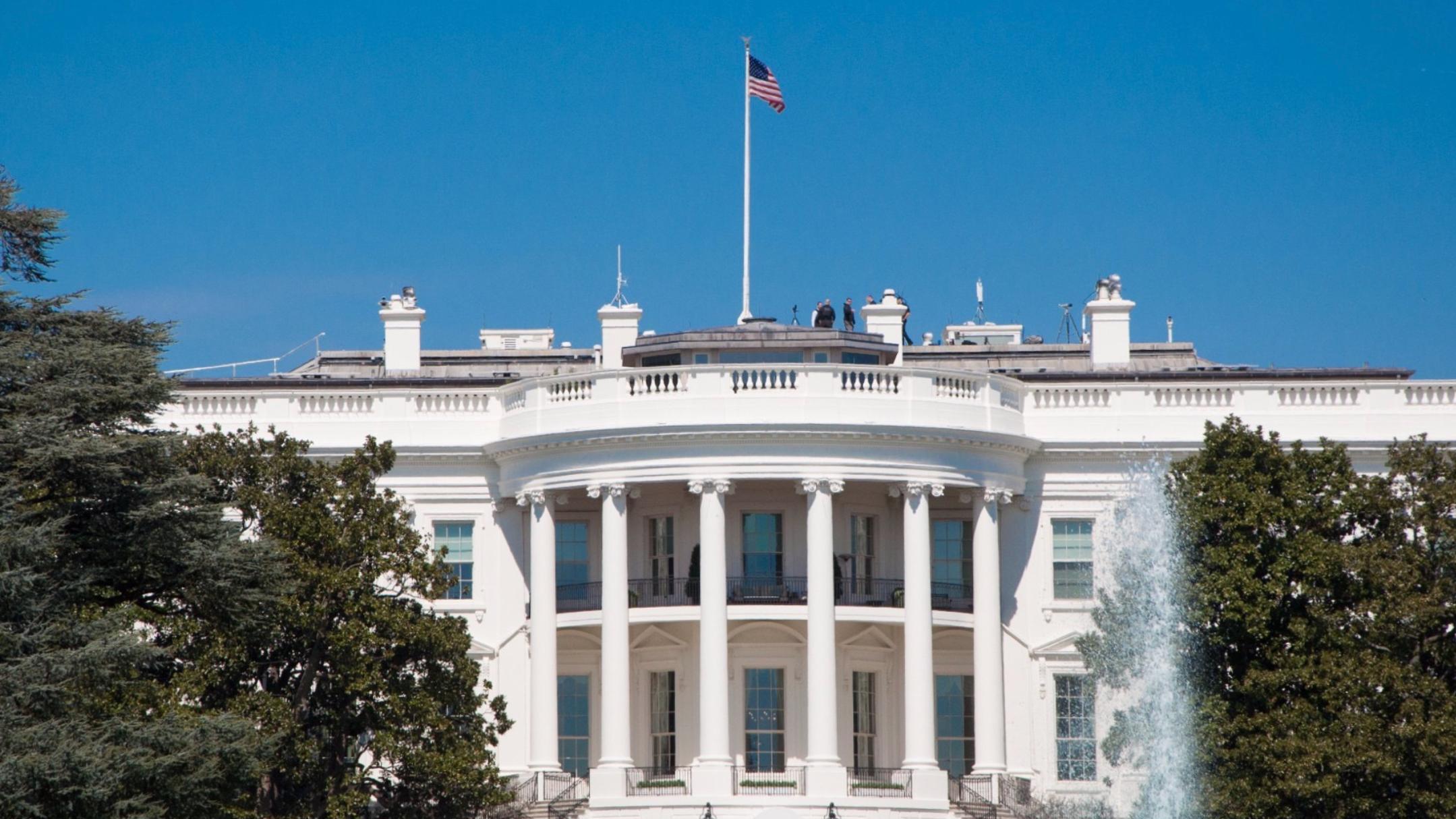 沉默24小时后，中国告示全世界，特朗普又要征新税，理由简直荒唐