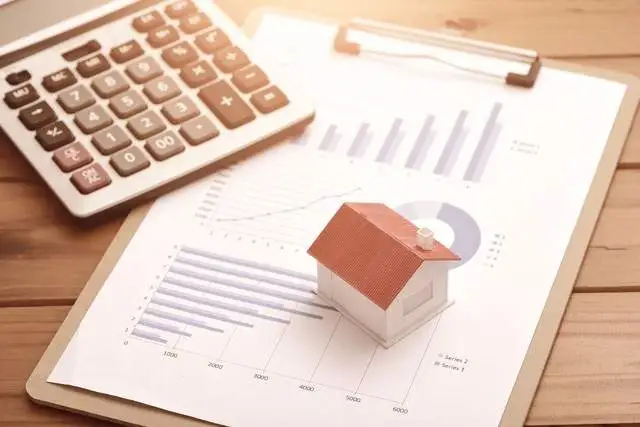 35+岁的我进退两难，升职无望辞职不敢，到底该怎么办