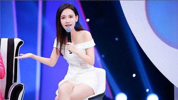 如今39岁的她，曾是湖南卫视备受瞩目的主持人，却因海王的名声跌落神坛