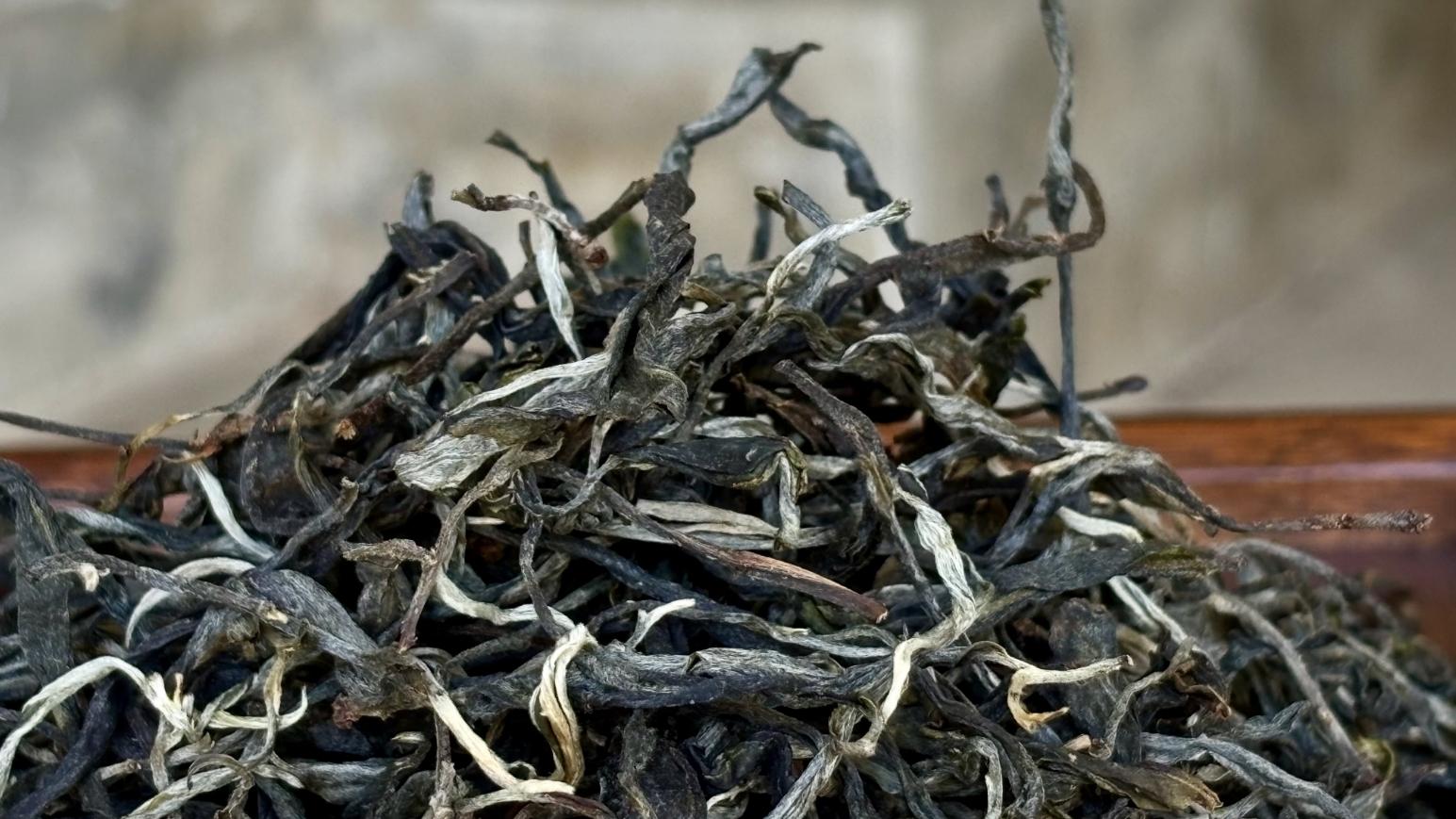 茶农：要是茶商收茶，我又何必在直播间演戏到凌晨两点！