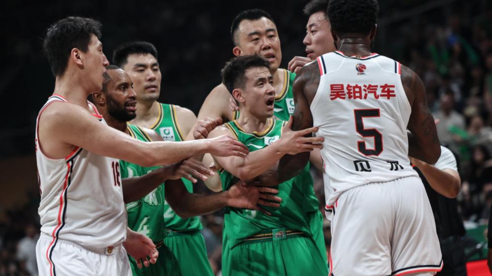 CBA彻底崩溃了？新赛季或全程文字直播：姚明出山都救不了他们？