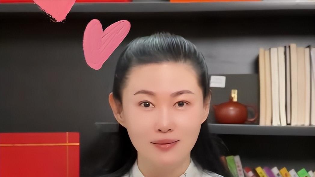 为什么55岁王思懿出席活动让人难以认出她？昔日潘金莲的面貌究竟发生了什么改变？