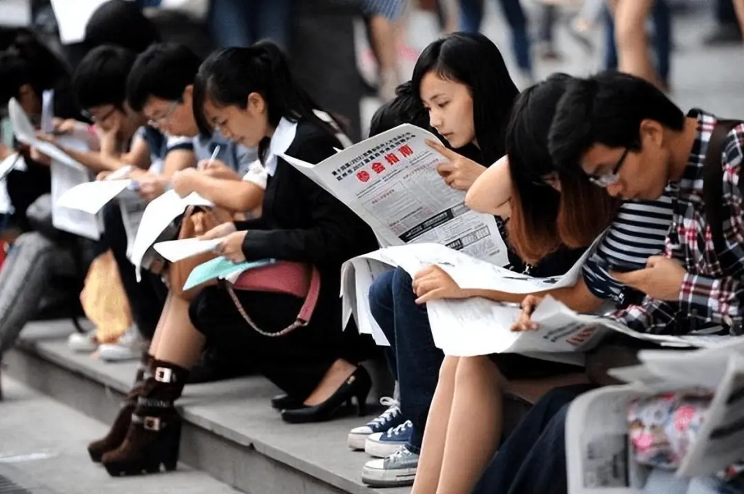 社会大学第一课五险一金，不交社保每月工资多发500块钱，是赚还是亏？