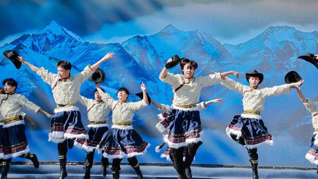 京津冀群众文艺精品同台绽放! 石家庄2025年“彩色周末”活动圆满收官