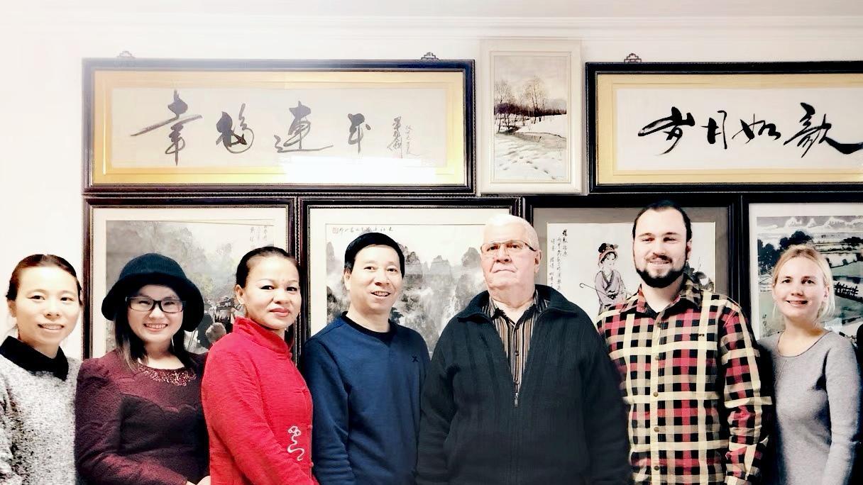 刘瀚锴一行受邀到访白俄罗斯前最高委员会主席库兹涅佐夫府邸——UC头条
