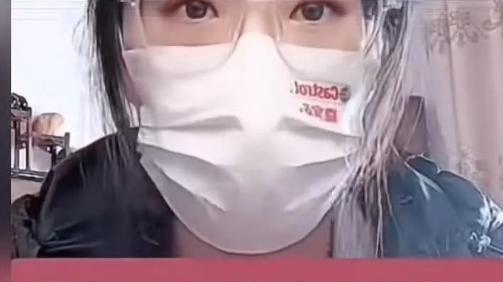 姐妹们，我真是服了！相亲遇到个极品抠男，一起逛个商场，看中个包包，也就几千块，让