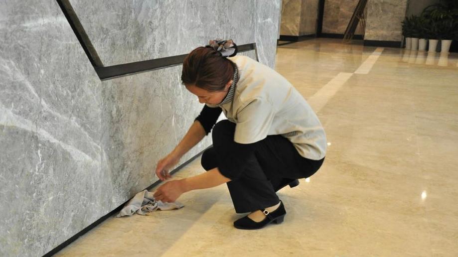 在深圳，千万不要小看任何一个扫地阿姨！