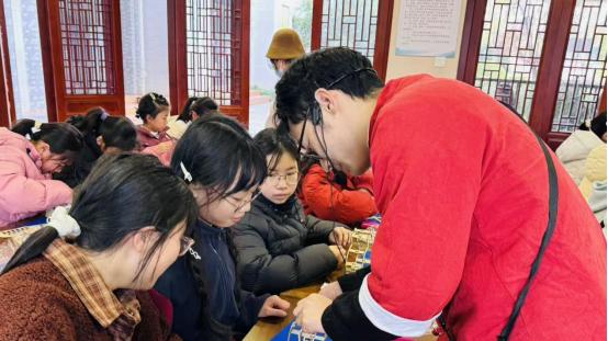 成都东部新区草池街道绛溪社区：非遗文化点亮社区商业新场景