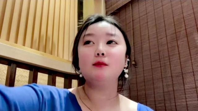 谢广坤电话为女儿助阵，女儿唐畅开播，姑娘长的青春靓丽楚楚动人
