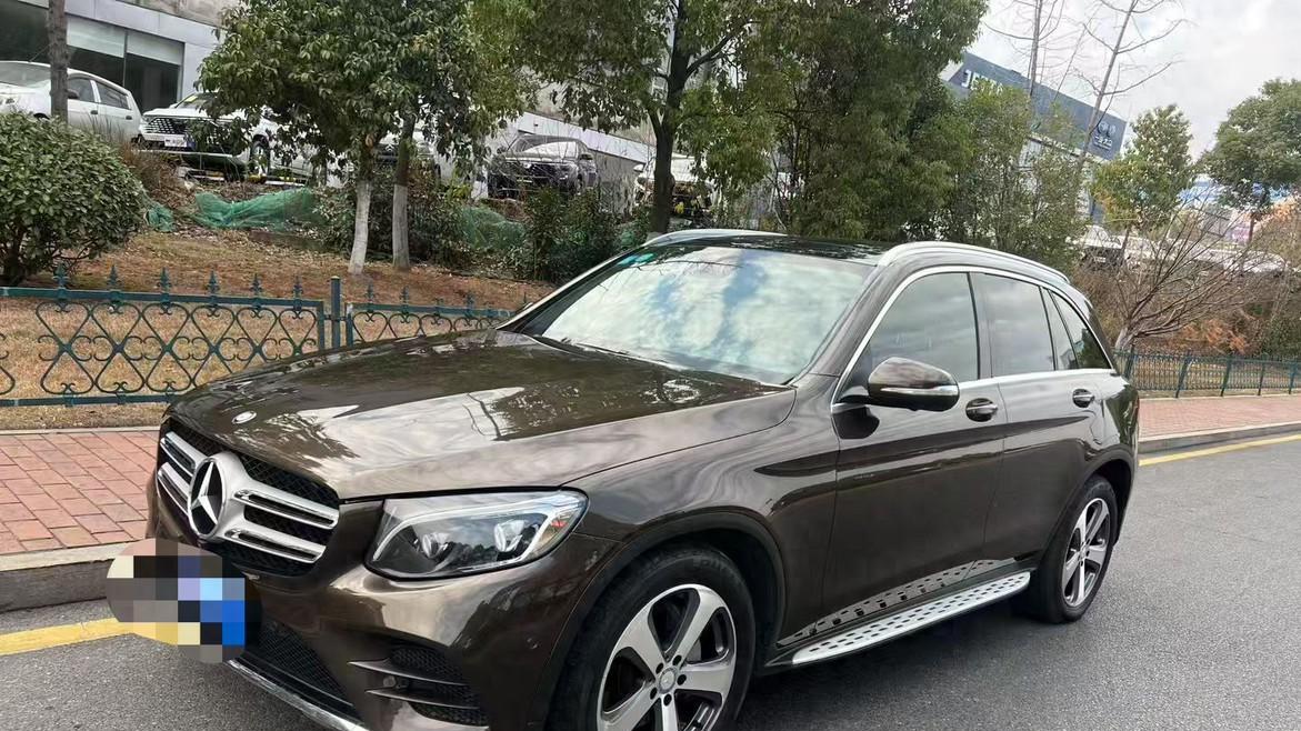 17款奔驰GLC300四驱，一手车况，14万出头体验豪华品牌SUV