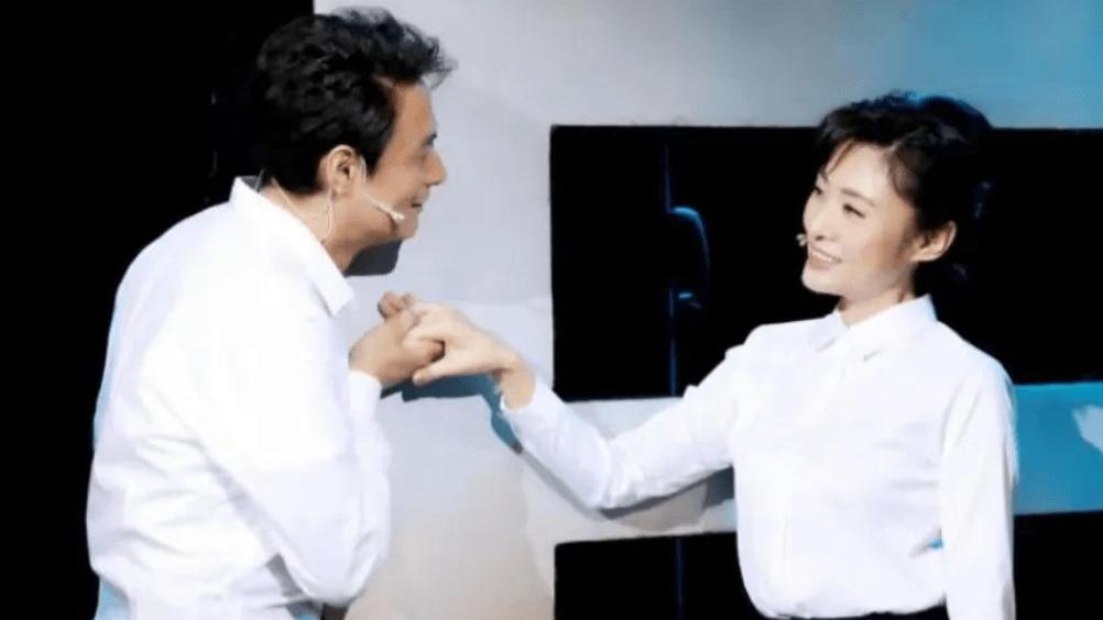 离职央视9年后，56岁周涛再次传出“好消息”，搭档还是老熟人