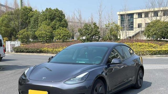 21年特斯拉Model3，8万公里行驶里程，纯电出行新选择