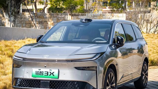 聚变2030，深度试驾8.98W的丰田铂智3X