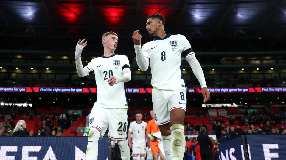 贝林厄姆+帕尔默入选FIFPro年度最佳11人，凯恩惨遭无视？