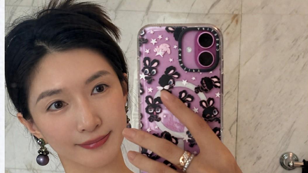 曝一线女星与富商私生子，出国留学是幌子，网友：就差直接点名了