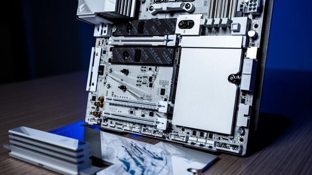 颜值与性能兼顾，技嘉X870E X3D电竞冰雕主板成游戏爱好者首选