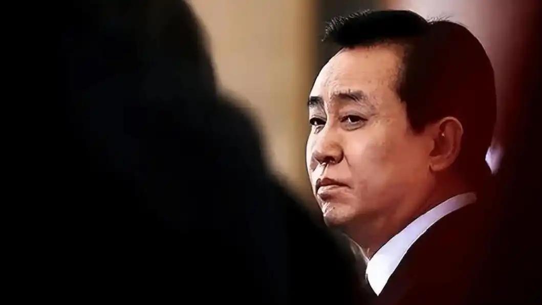 许家印倒台后, 白珊珊终于坐不住了，她竟然选择嫁给这个男人